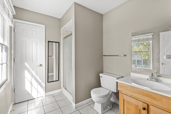 Foto del edificio - 14355 Rainy Lake Dr