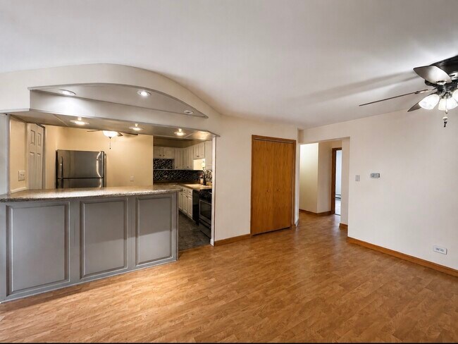Foto del edificio - 5324 Waterbury Dr