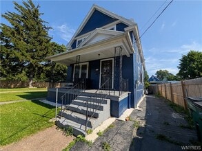 Building Photo - 325 Box Avenue Unit