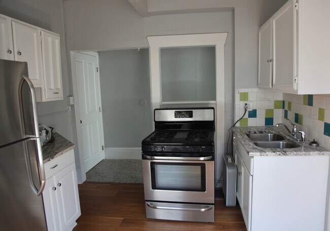 Kitchen - 3127 W 24th Ave