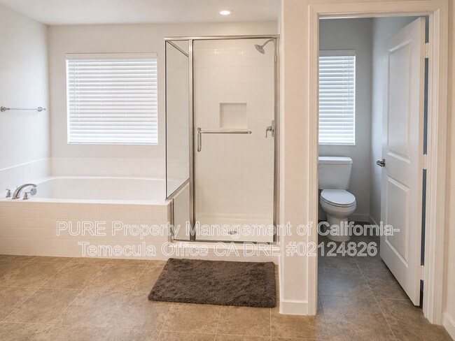 Foto del edificio - 16750 Yarrow Ln