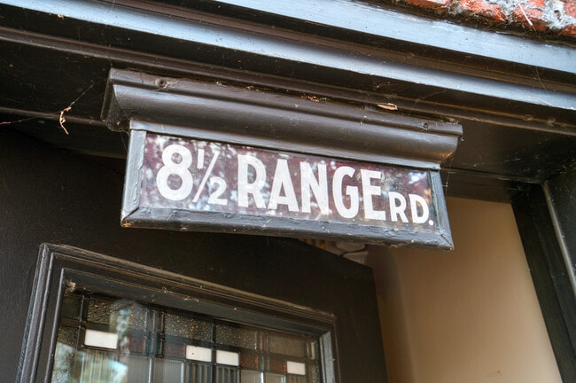 Building Photo - 8 Range Rd