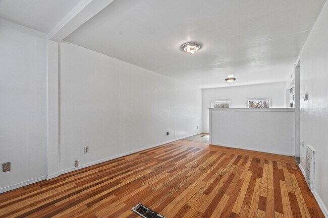 Foto del edificio - 5218.5 Elm St