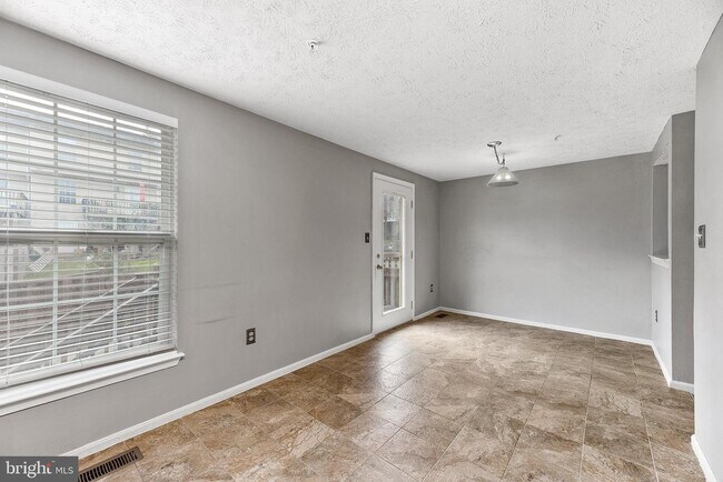 Building Photo - 8755 Chesapeake Lighthouse Dr