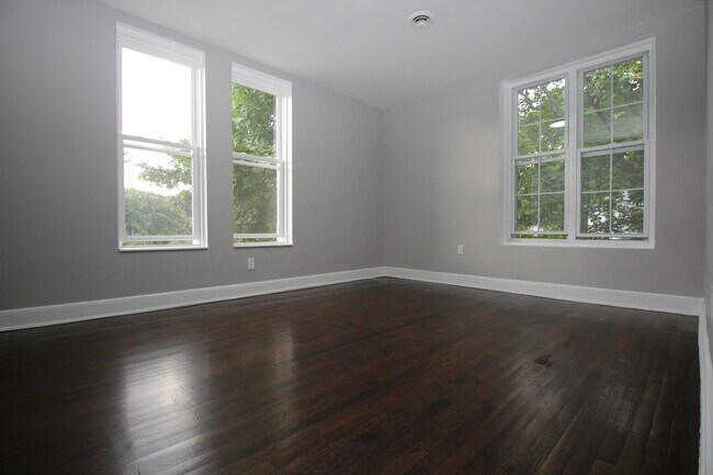 Foto del edificio - 17 Boswell Ave