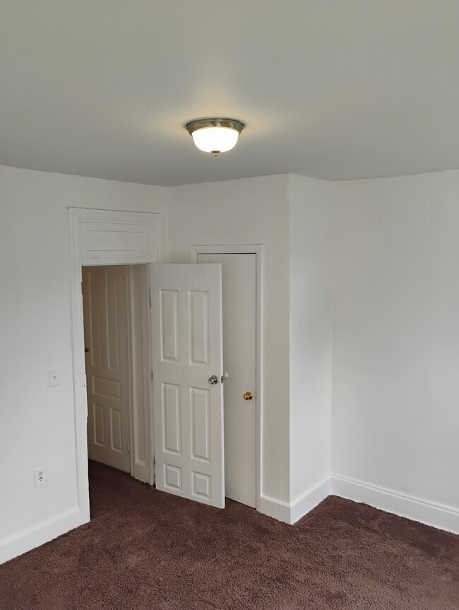 Baño principal - 1631 Carnation St