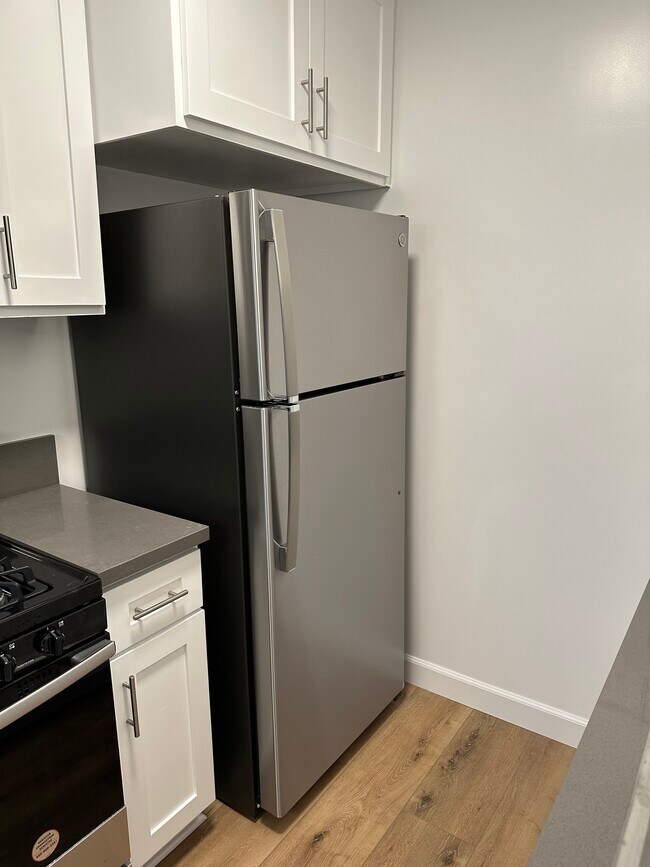 Refrigerador - 1328 Barry Ave