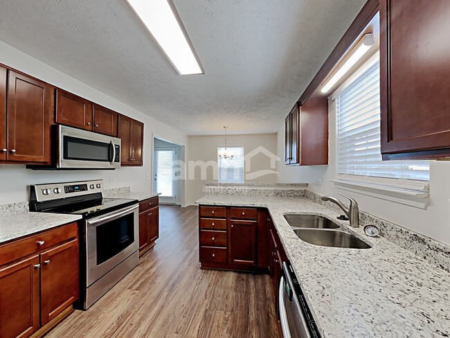 Building Photo - 1543 Saint Andrews Drive
