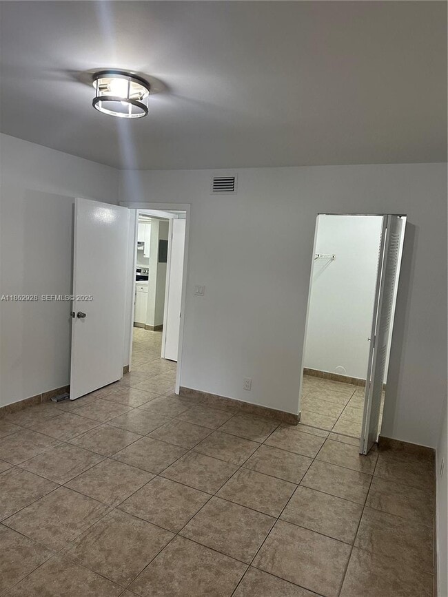 Foto del edificio - 8100 Geneva Ct