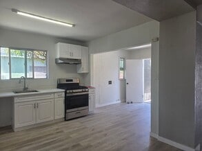 Building Photo - 3509 W Flower Ave