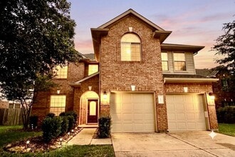 Building Photo - 5102 Heatherdawn Ct