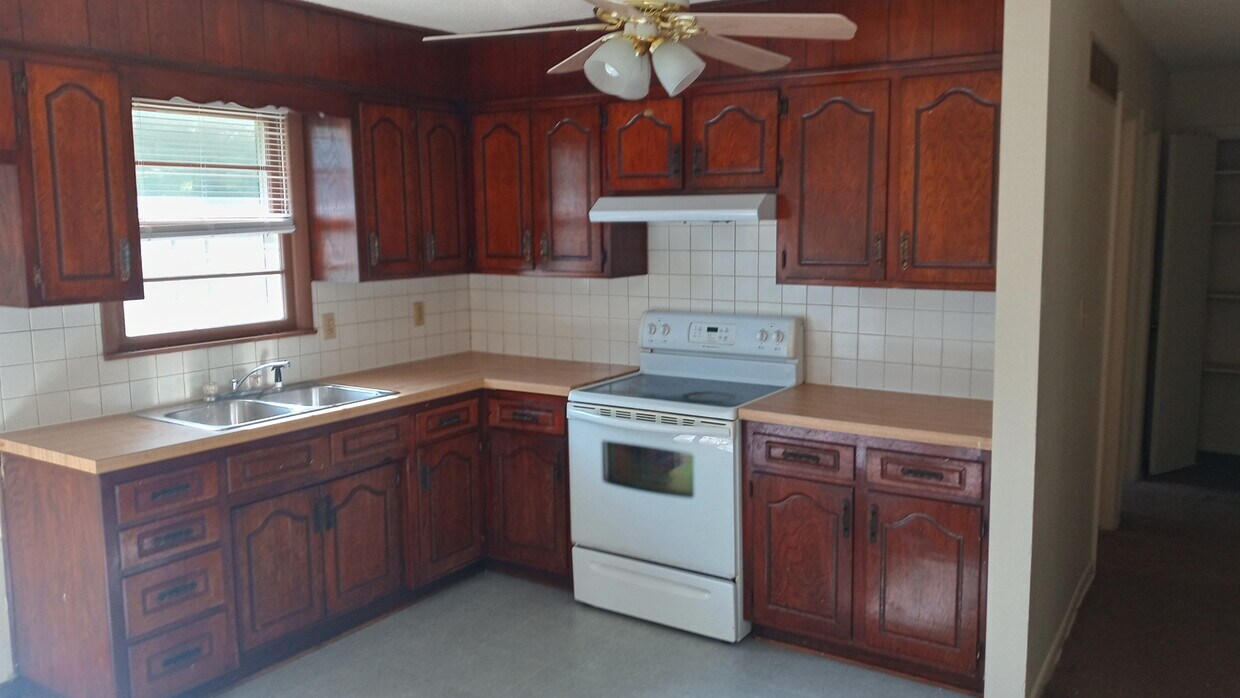 Building Photo - 2217 N 56th Ter
