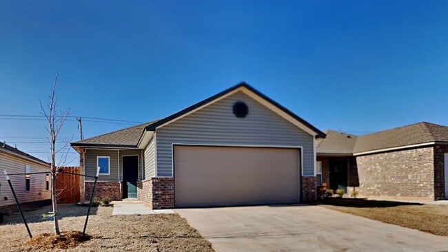 Building Photo - A Stunning and Spacious 4 Bedroom 2 Bath Home in Mustang School District