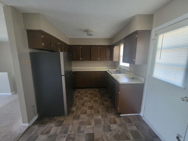 Foto del edificio - 3351 Moundview Ct