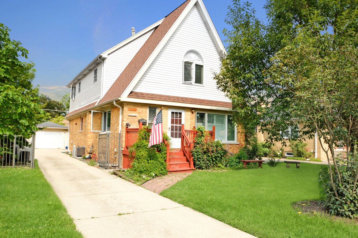 Primary Photo - 1206 Homestead Rd