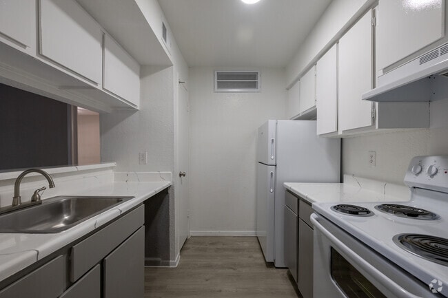 Interior Photo - 8950 Glencrest