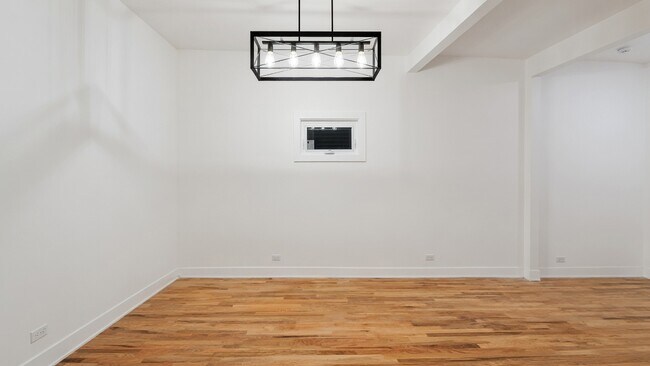 Foto del edificio - 1742 N California Ave
