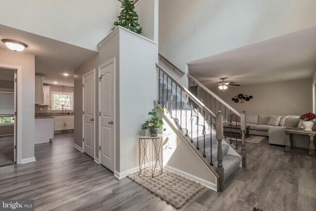 Foto del edificio - 342 Europa Way