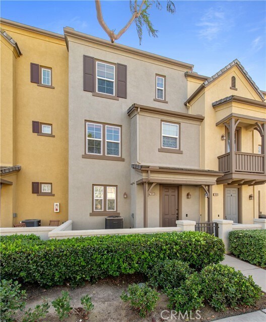 Foto principal - 7041 Roseville St