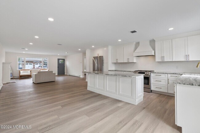 Building Photo - 1419 Joseph St