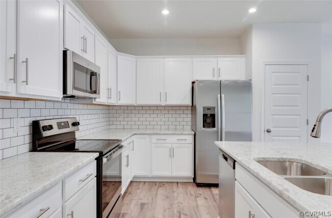 Building Photo - 18364 Palisades Ct