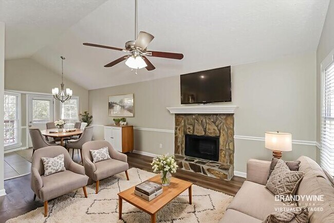 Foto del edificio - 106 Whitney Ln