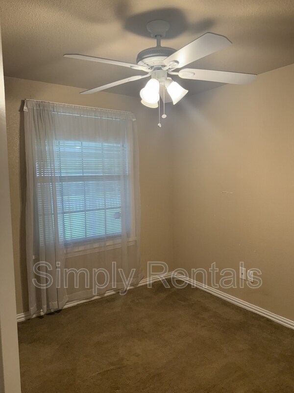 Foto del edificio - 2374 Arrow Ln
