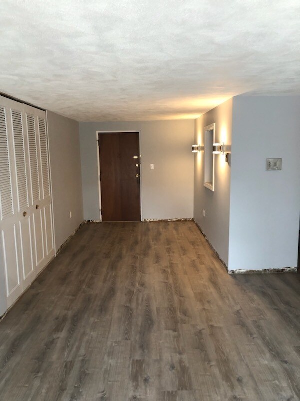 Foto del edificio - 60 Greentree Ln