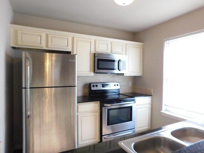 Building Photo - 2115 Rustic Way