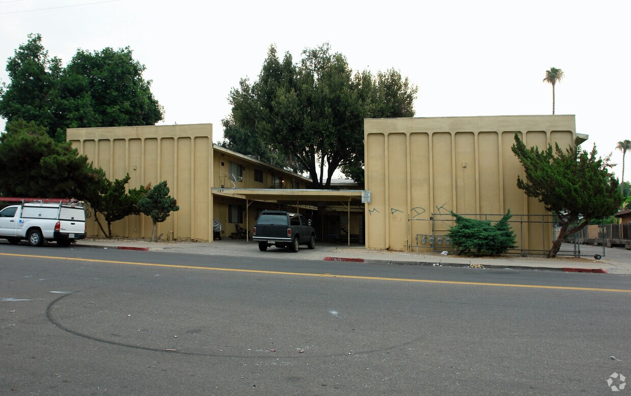 Building Photo - 127 S Barton Ave