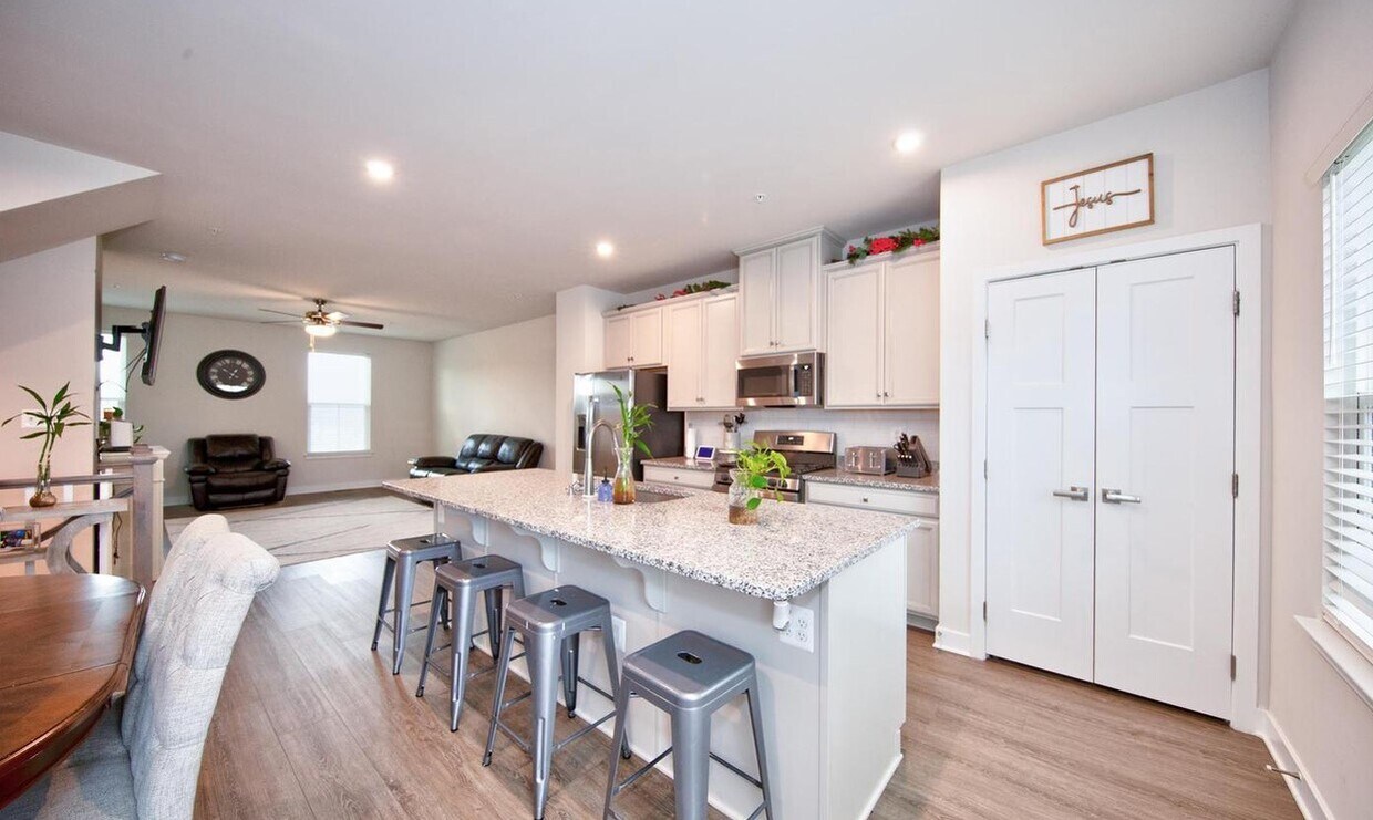 Foto principal - 3016 Strasbaugh Dr