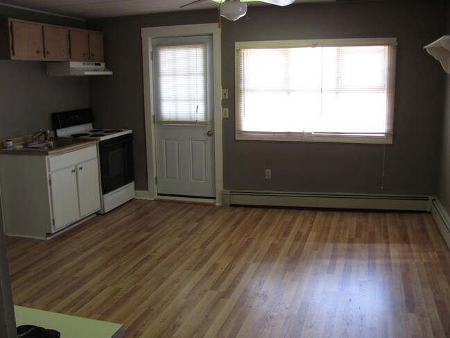 Kitchen - 82 Main St