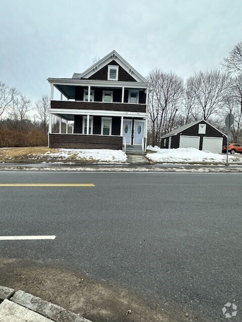 Building Photo - 382-384-384 Commercial St