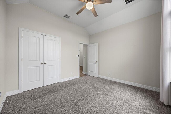Building Photo - 124 White Steppe Way