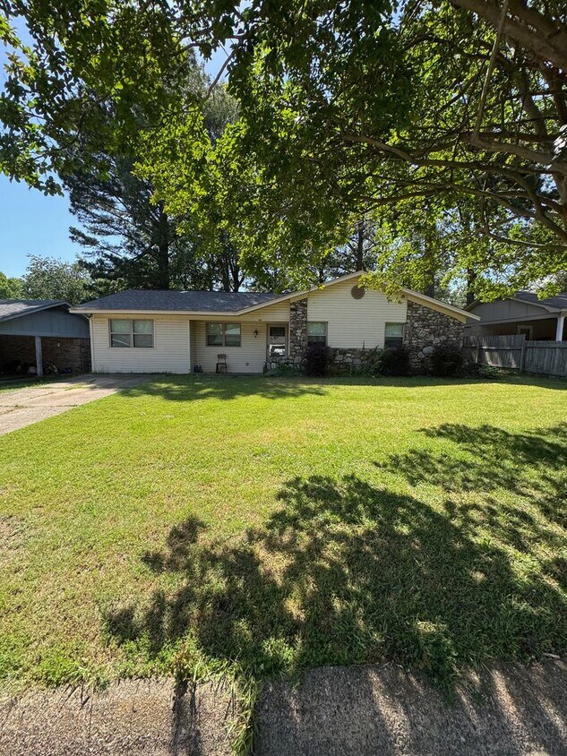 Building Photo - 3511 Vicki Dr