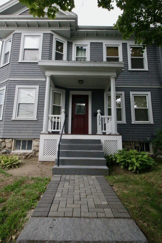 Building Photo - 191 Lowell St