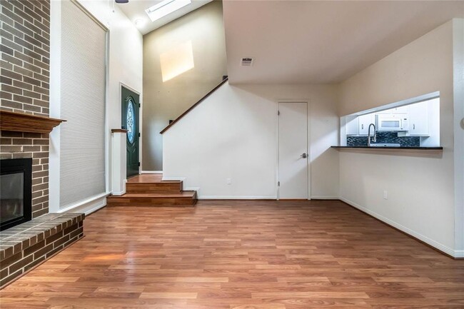 Building Photo - 2833 Panagard Dr