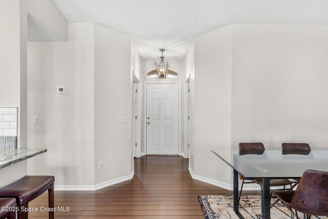Foto del edificio - 413 Grenadier Ave NW