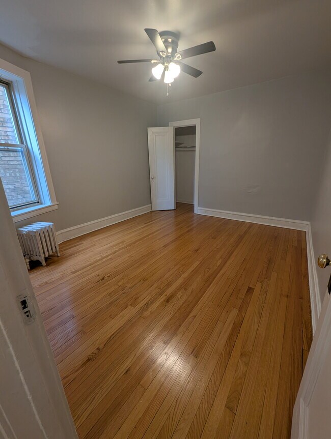 Foto del edificio - 3447 W Foster Ave