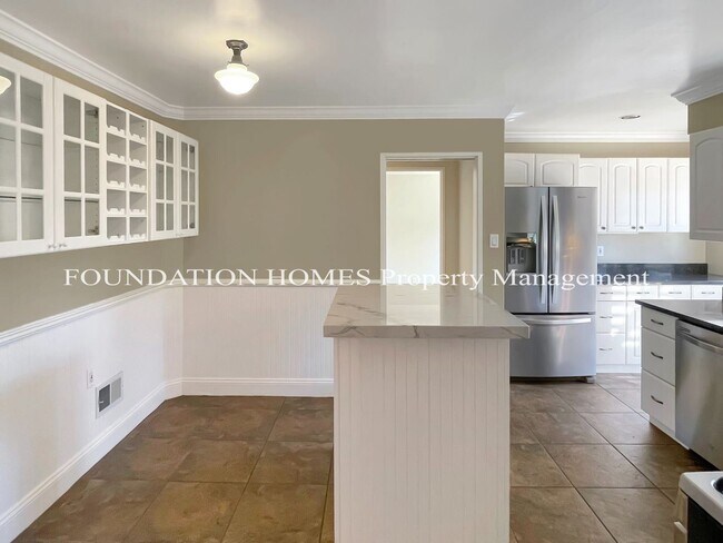 Foto del edificio - 3 br, 2 bath House - 612 Vendola Dr