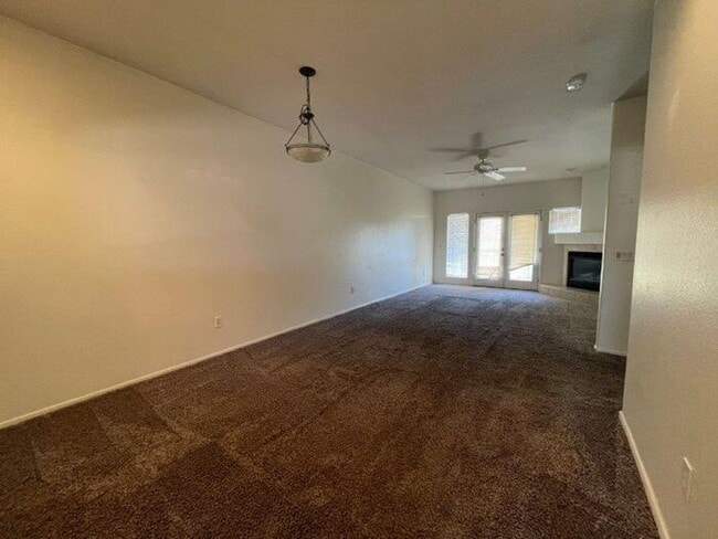 Foto del edificio - 7021 E Earll Dr