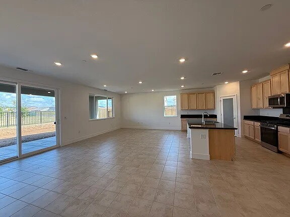 Foto del edificio - Be the first to enjoy this beautiful, newly built home near the Wild Hawk Golf Club