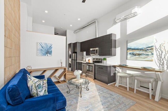 Building Photo - Modern 1x1 - Premier National City Location. Immediate Move-In!