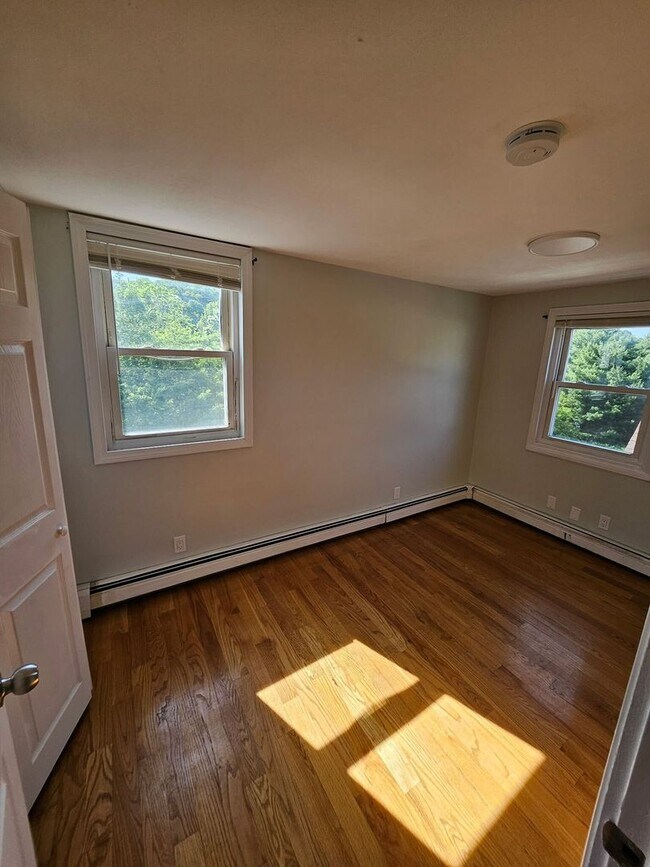 Foto del edificio - Beautiful two-story, four-bedroom unit!