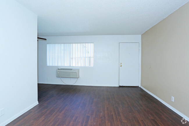 1BR, 1BA - 511 SF Living Room - Apartments in the Heart of Las Vegas