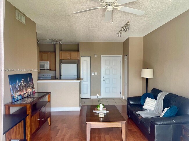 Foto del edificio - 6001 SW 70th St