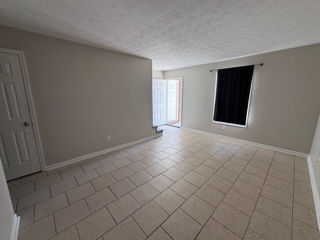 Foto del edificio - 107 Grogan Cir