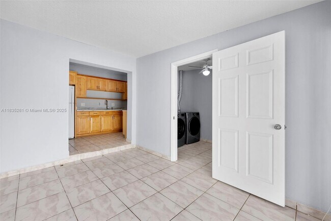 Foto del edificio - 2028 SW 103rd Ct