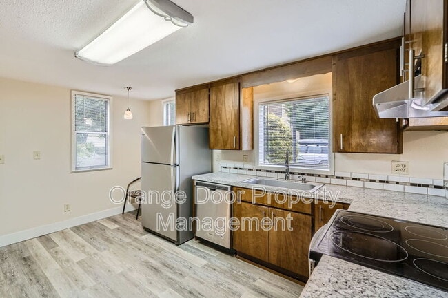 Foto del edificio - 4337 2nd Ave NE