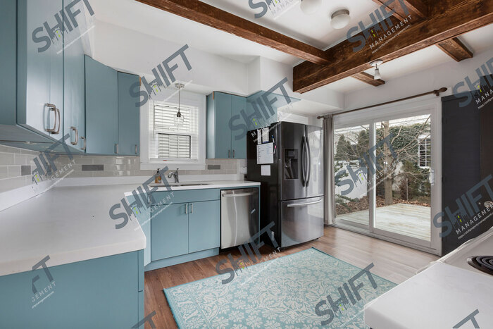 Foto principal - 607 Fairview - Gorgeous updated home